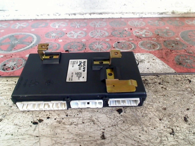 CENTRALINA VARI Volvo V40 (VW) Combi 1.9 D (D4192T4) 2001 - Immagine 1 di 1