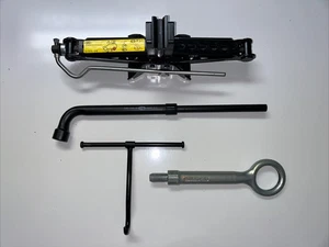 2015 2022 LAND ROVER DISCOVERY SPORT  JACK, SPARE WHEEL TOOLS - Picture 1 of 4