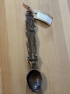 Cuchara de arte popular de madera figurativa artesanal ~ tallada artesanalmente en Rumania - Imagen 1 de 11