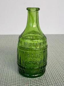 Amari radice verde di grano miniatura bottiglia a forma di botte di vetro da 3 pollici W70 - Foto 1 di 3