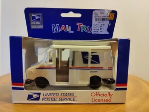 USPS United States Postal Service Mail Truck 1:35 Scale Officially Licensed- NEW - Picture 1 of 4