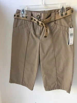 Pantalones cortos largos caqui talla 8 para niñas  Foto 1 de 4