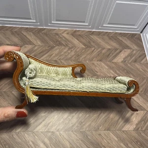 1/12 Dollhouse boutique scenes miniature carved sofa Satin Recliner Chaise couvH - Picture 1 of 16