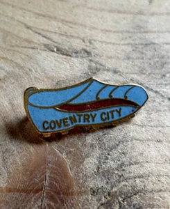 COVENTRY CITY - FOOTBALL BOOT - Enamel Pin Badge COFFER - Picture 1 of 3