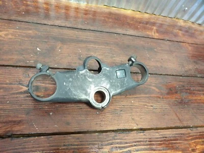 95-98 Honda CBR600F3 UPPER TRIPLE TREE STEERING STEM FORK CLAMP 53300-MAL-600 - Image 1 of 3