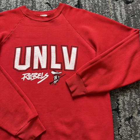 Vintage 90s UNLV University of Nevada Las Vegas XL Rebels Sweatshirt Cover