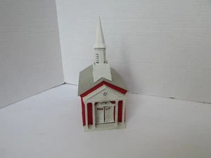 Bachmann Plasticville 1803 O/S  Colonial Church Red Missing Window Grill  PR - Picture 1 of 3