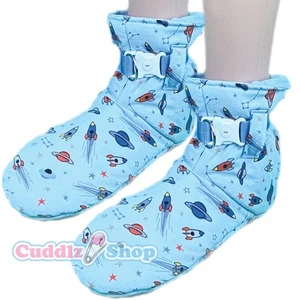Botines Cuddlz Azul Space Rockets Talla Adulto Acolchados Bloqueo Correas Bloqueables - Imagen 1 de 3