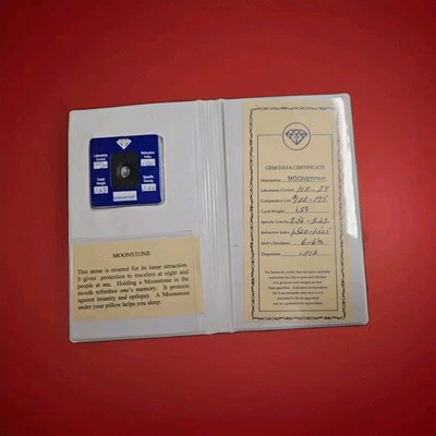 Certified Jewelry Quality Moonstone  1.58 Carat Weight - Image 1 of 4