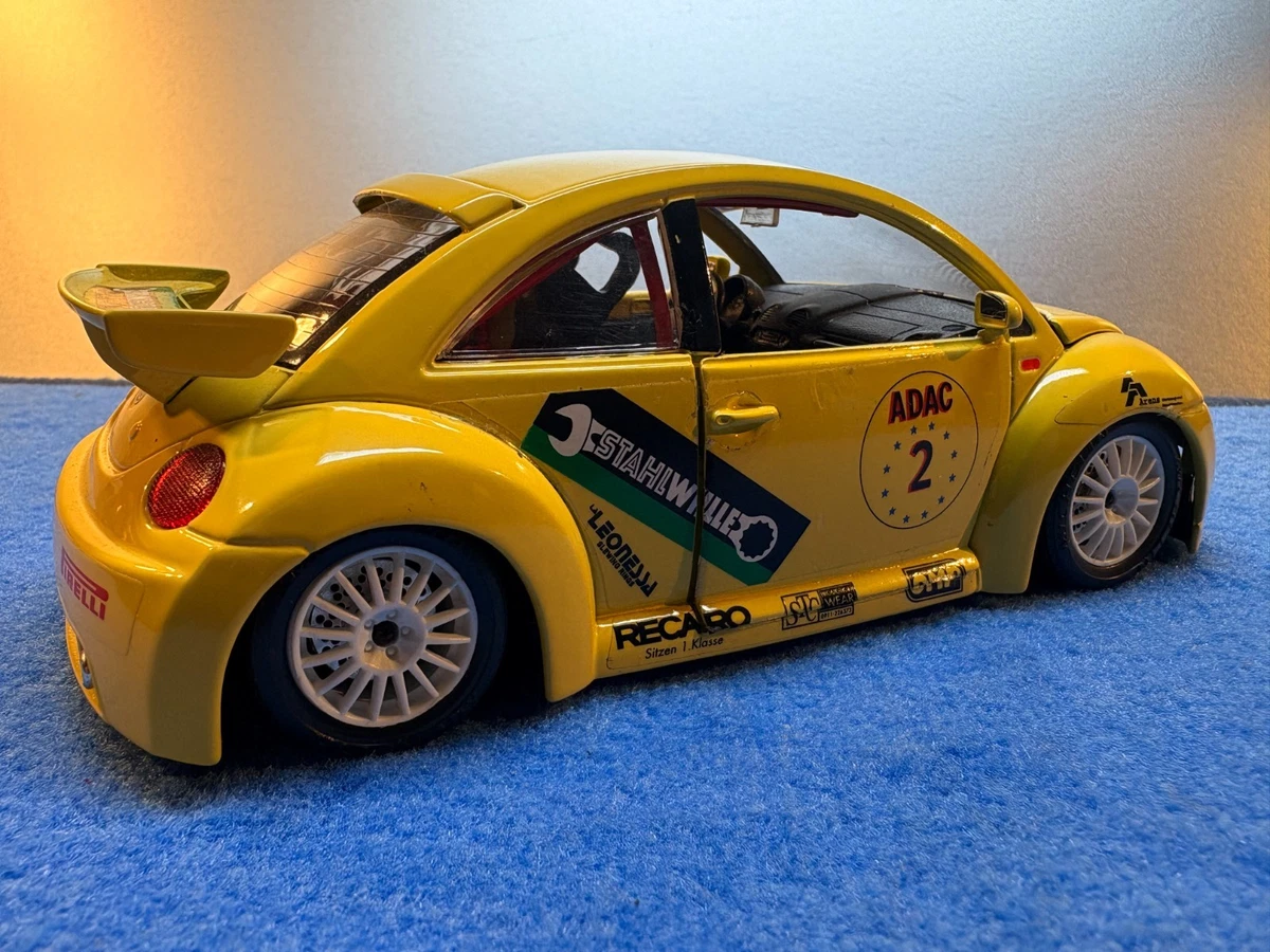 Bburago Miniaturauto – Countach LPI 800-4, Maßstab 1:43, Weiß, Metall