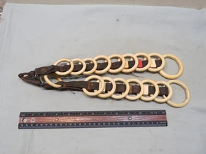 Esparcidor de línea de rienda de tachuela de caballo anillos de cuero y celuloide vintage, cantidad 2 - Imagen 1 de 2