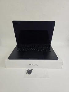Apple MacBook Air 15" 2024 Midnight/Apple M3 4,05 GHz, 256 GB 8GB - Czytaj - Zdjęcie 1 z 11