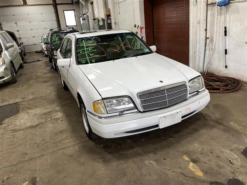 1997 Mercedes-Benz C280 FRONT LOWER CONTROL ARM Left 1127083 Foto 1 de 4