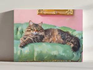 Langhaarige gewebterte Katze auf antikem Sofa Leinwandbild, skurrile Kunst - Bild 1 von 7