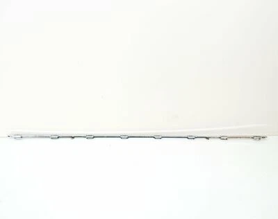 NUEVO PARACHOQUES TRASERO VOLKSWAGEN E-GOLF MK7 MOLDURA CENTRAL 5G68533332ZZ ORIGINAL Foto 1 de 4