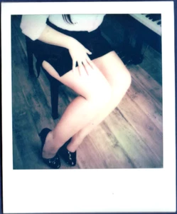 ARAKI NOBUYOSHI - ORIGINAL POLAROID VOM KÜNSTLER SIGNIERT UND ZERTIFIZIERT - Bild 1 von 5