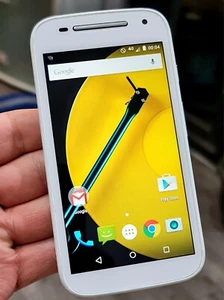 Motorola Moto E (XT1524) 8GB Unlocked 4G Smartphone Excellent Condition White - Picture 1 of 9