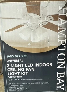 Hampton Bay LED-Lichtset mit 3 Lichtern weiß Deckenventilator - Bild 1 von 2