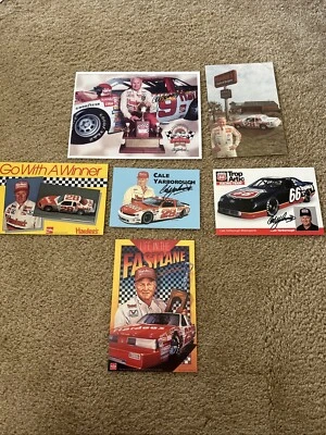 Lote de cartões postais de corrida NASCAR Cale Yarborough 3 são assinados  - Imagem 1 de 4