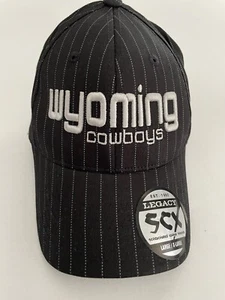 Nuovo cappello berretto Wyoming Cowboys aderente L/XL nero a righe di Legacy 1223b - Foto 1 di 5