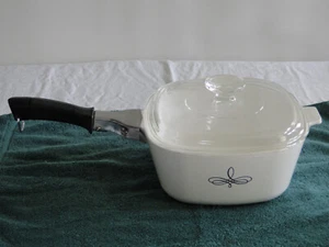 Corning Ware BLACK TREFOIL Pattern P-2½ Covered 2.5 Quart Casserole w/ Handle - Picture 1 of 5