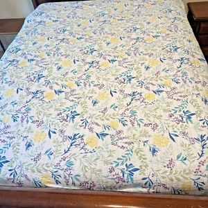 Rachel Ashwell QUEEN Floral Quilt Bettwäsche mit türkisfarbener Blumenrücken. 2 Kissenbezüge - Bild 1 von 24