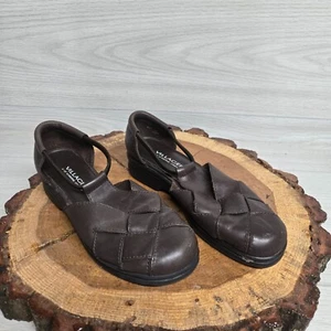 Women's Shoe Village A Liz Claiborne Co Size 6 M Brown Slip-On Solid Toe - Picture 1 of 9