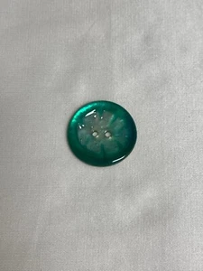 Italian Dyed Emerald Green Natural Shell MOP Pearl Button (3 Sizes to Choose) - Picture 1 of 9