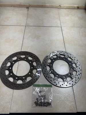 Rotores de freno delanteros Yamaha R6 2003-2005 Foto 1 de 4