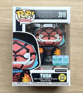 Funko Pop Solo Leveling Tusk GITD #2019 + Protector Gratis - Imagen 1 de 6