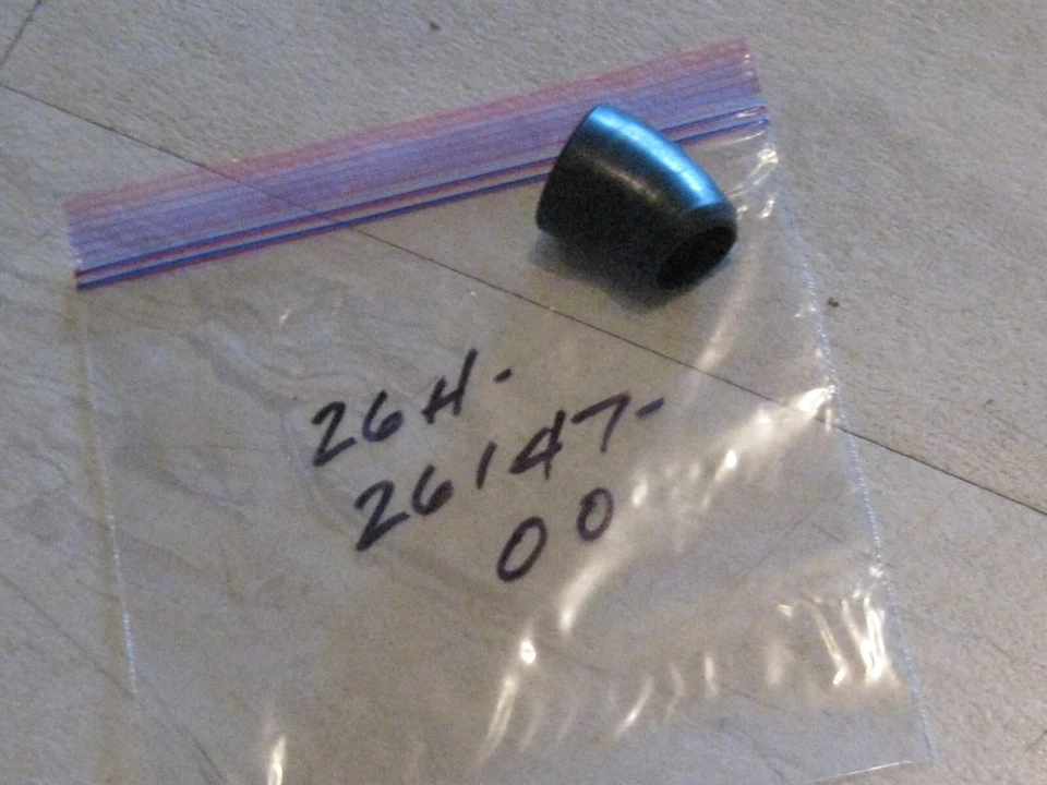 YAMAHA XVZ1300 VENTURE/VENTURE ROYALE/XVZ1200/12T HANDLEBAR BOOT NOS! - Image 1 of 1