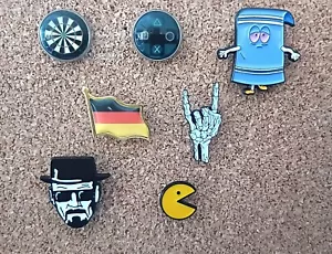 Pin/Anstecker ~ große Auswahl ~ Comics, Klassiker, Playstation, Darts, Metal uvm - Bild 1 von 8