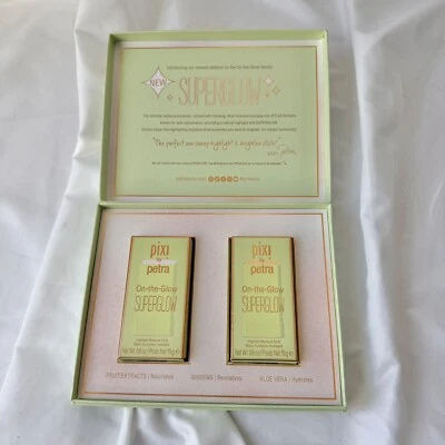 PIXI By Petra SUPERGLOW Highlight Moisture Sticks- Petal Dew and Guilded Gold - Image 1 of 2