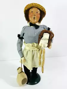 Byers Choice Caroler Macellaio Uomo con Prosciutto Cesto di Salsiccia Grida di Londra 1995 - Foto 1 di 18