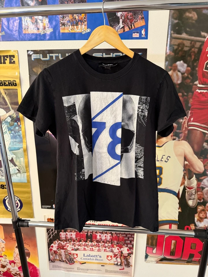 Camiseta Diesel Para Hombres Abstracta RARA Streetwear 78 Calavera Negra Azul Talla Pequeña Foto 1 de 4