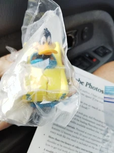 Figura de acción de McDonald's Daffy Duck Quack Up Cars sin abrir Looney Toons paquete nuevo en paquete - Imagen 1 de 3
