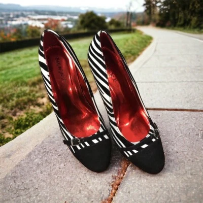 Бампер, туфли, туфли-лодочки на платформе, черный/белый, анималистический принт, пряжка украшена, размер 8,5.: - Изображение 1 из 4