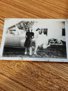 Vtg 1950’s pin-up beautiful girlie posing outside photo Classic Car Bicycle - Picture 1 of 7