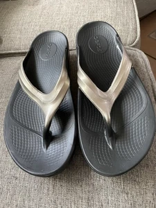 OOFOS Womens Size 10 OOLALA Luxe Thong Recovery Sandals Brinze Ombré Gradient - Picture 1 of 8