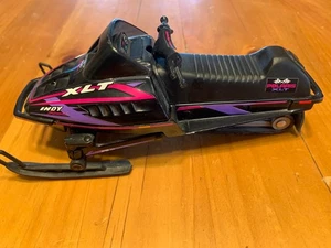 1995 Polaris Indy XLT Snowmobile 1:16 DIECAST / RARE VINTAGE COLLECTOR SERIE5 - Picture 1 of 3