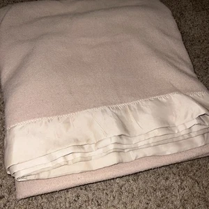 Vtg Golden Dawn 100% Virgin- Blanket Light Pink/creamish Satin Edge 88” X 72” - Picture 1 of 10