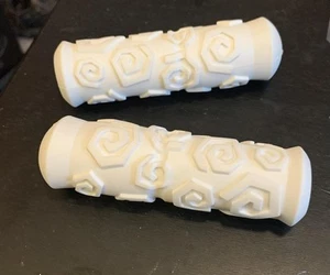 NOS BMX Whirley Gig White Bicycle Grips - Picture 1 of 2
