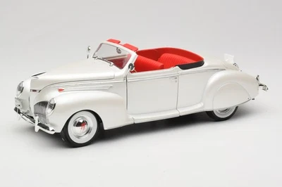 CORD001 Cord 810 Convertible White Signature Models 1:18 - Bild 1 von 4