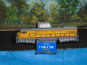 KATO N SCALE 176-178 GE U30CUNION PACIFIC LOCOMOTIVE #2814 - Picture 1 of 6