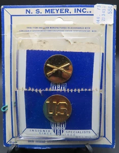 N.S. Meyer US Army Collar Infantry & U.S. Lapel Disc Set VTG NOS - Picture 1 of 4
