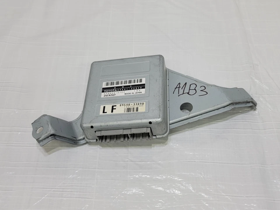 Módulo de control de chasis ABS Toyota Camry 1997-1999 OEM 89540-33090 Foto 1 de 4