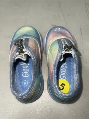 Sapatos infantis femininos Giggles  - Imagem 1 de 4