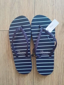BNIP BOUX AVENUE SIZE 3-4 NAVY STRIPED FLIP FLOPS - Picture 1 of 5