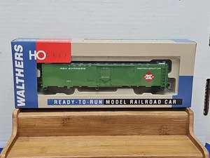 Walthers 932-6244 REX ATSF Santa Fe Railroad 50' REA Express Reefer HO Scale - Bild 1 von 2
