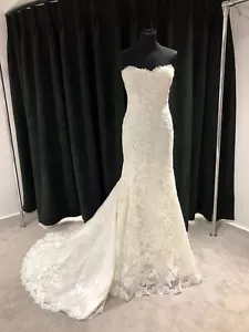 Pronovias Andrea Talla 12 Encaje Marfil Cola de Pez con Chaqueta - Imagen 1 de 3